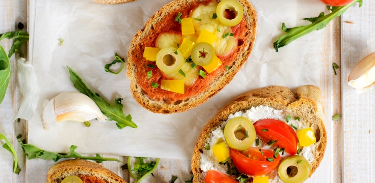 Summer Bruschettas with Green Olives