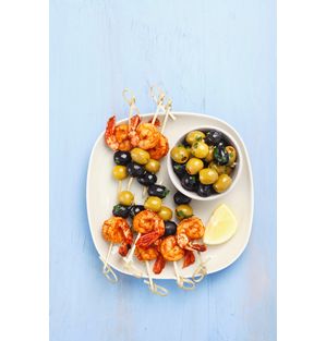 SHRIMP SKEWERS WITH OLIVES