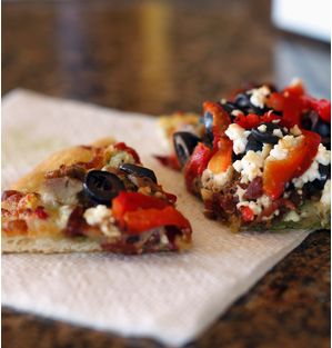 PIZZA WITH PEPPERS AND OLIVES